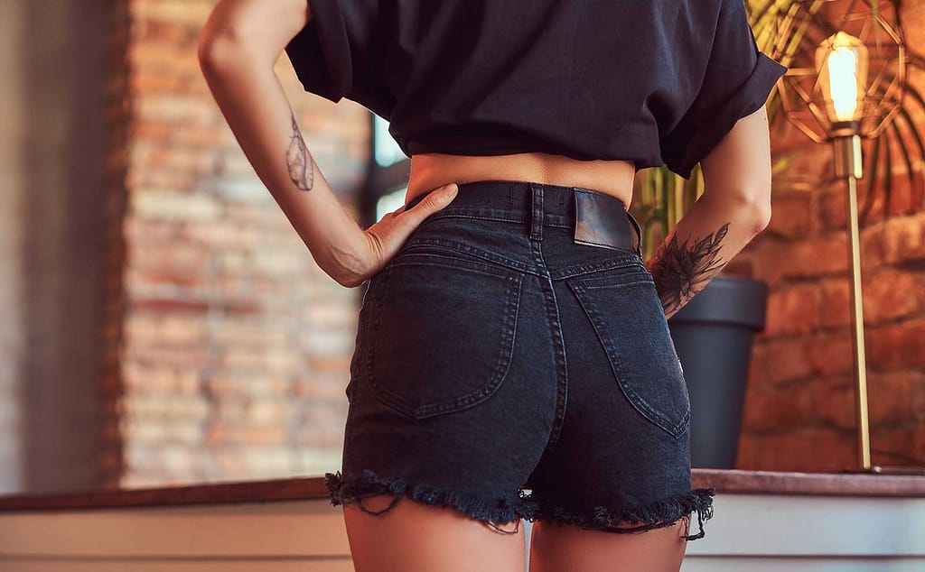 How to cut jeans into shorts - faverie