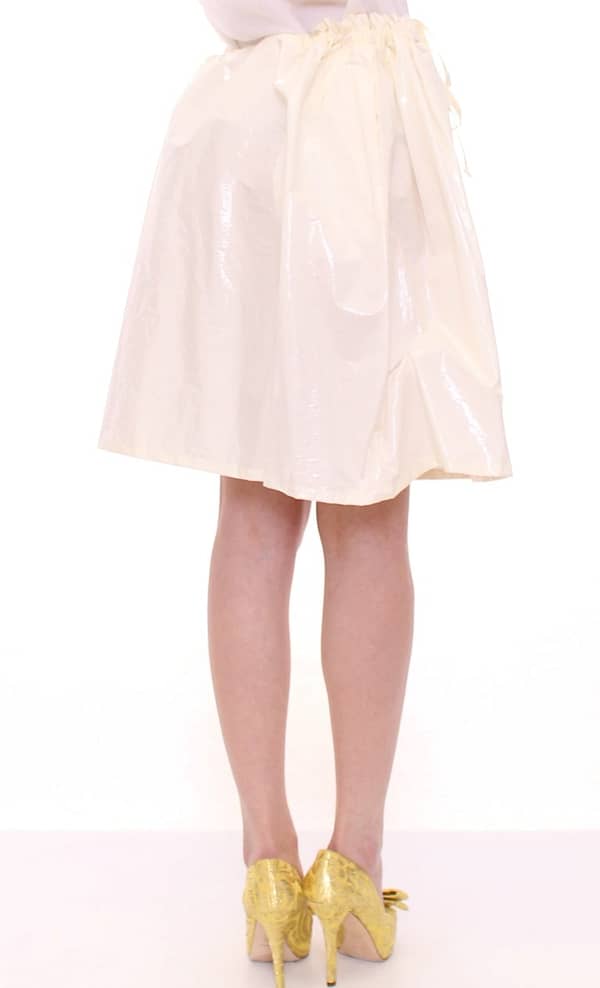 White above-knee stretch waist strap skirt