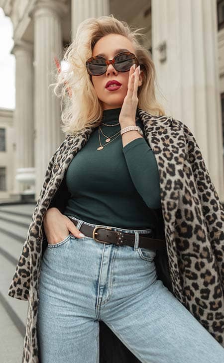 Girl sunglasses city leopard print