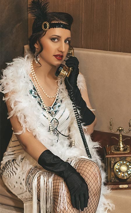 1920s woman dress phone