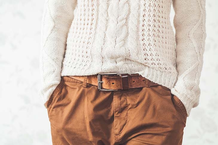 Woman detail knitted sweater leather belt